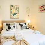 Your Luxurious 2Br Al Reem Escape At Mangrove Place